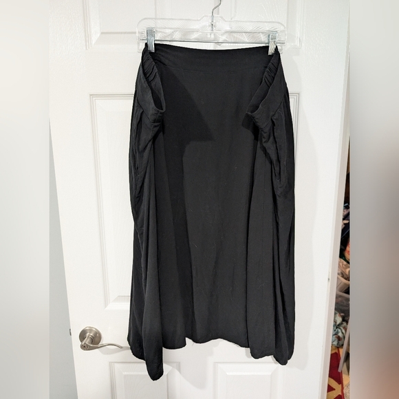 Torrid Deep Black Midi Challis Button-Front Skirt in Size 6 (30) - Picture 12 of 13